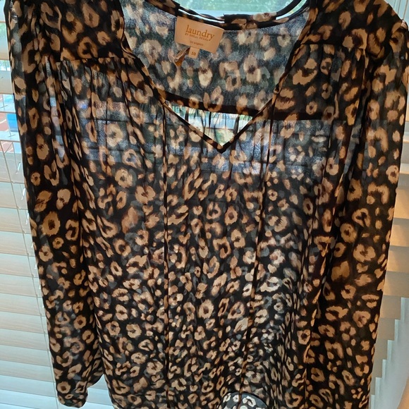 Laundry by Shelli Segal Leopard Blouse, size 10 - Picture 2 of 5